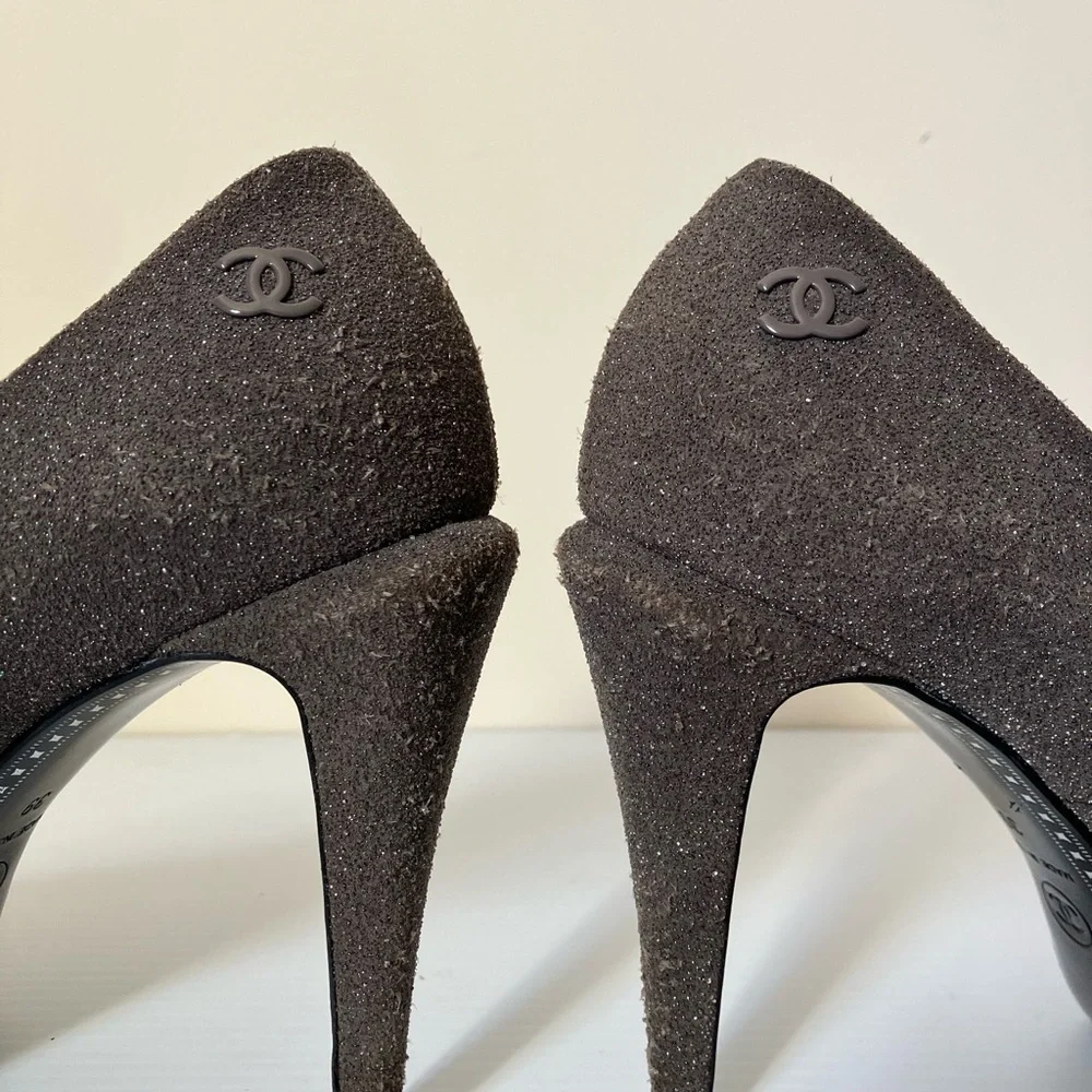 Chanel Charcoal Gray Sparkle Textured Black Cap Toe Platform Pump Heels size 39